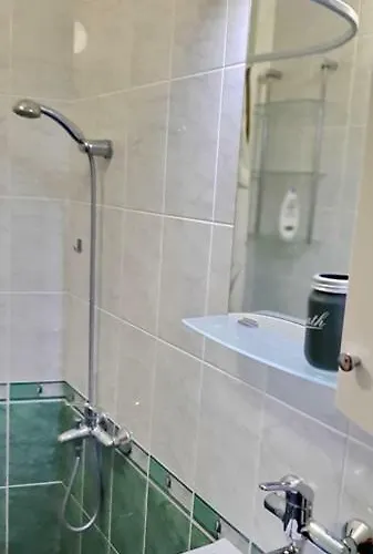 Lejlighed 500 Steps To The *